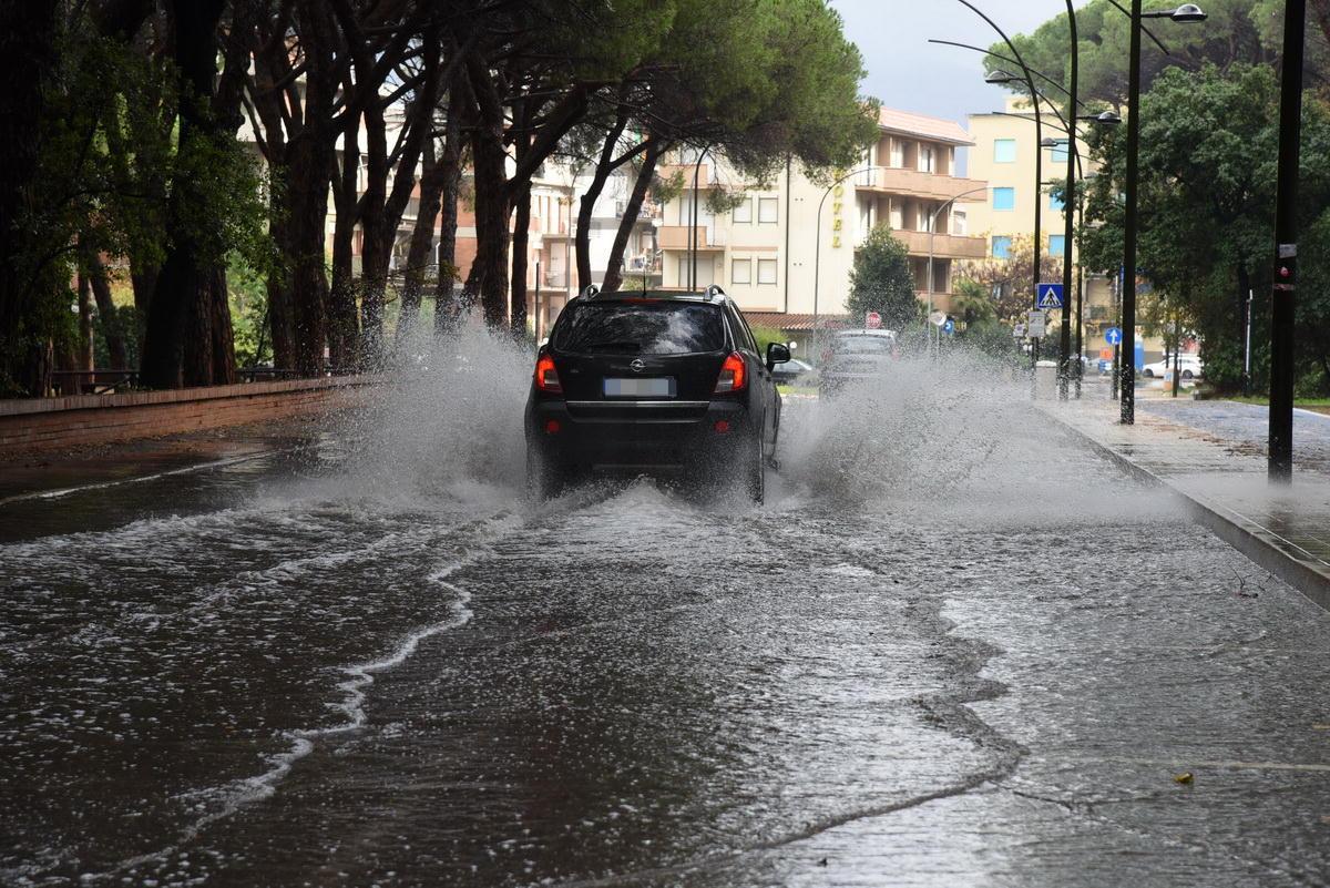Maltempo, in arrivo forti piogge e vento in Toscana: scatta l'allerta arancione