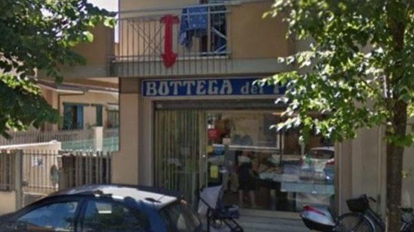 Muore nel negozio mentre fa la spesa