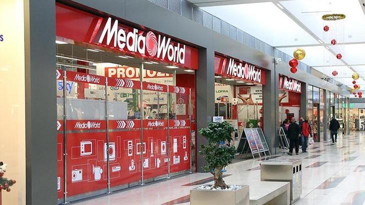 Il negozio Mediaworld nel centro commerciale di Empoli