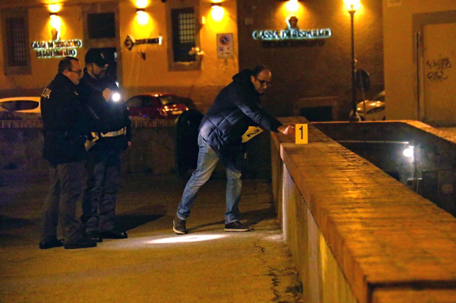 Accoltellato in via degli Avvalorati: tre arresti 