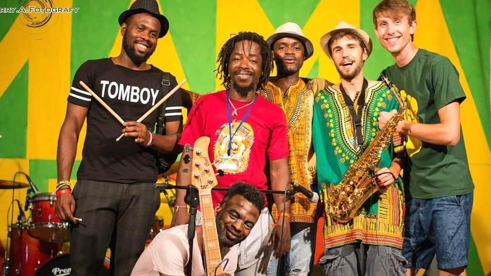 Guethy Sini in tour per “curare” con la musica