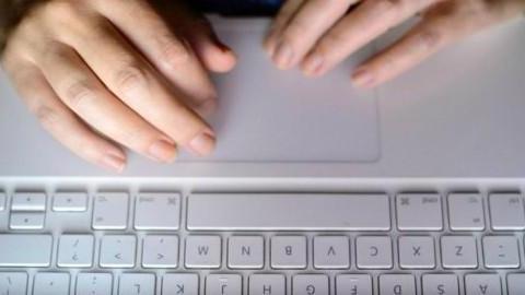 Odio sul web, chieste condanne e multe