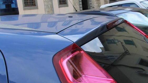 Ferisce col cacciavite il figlio accorso in difesa della madre