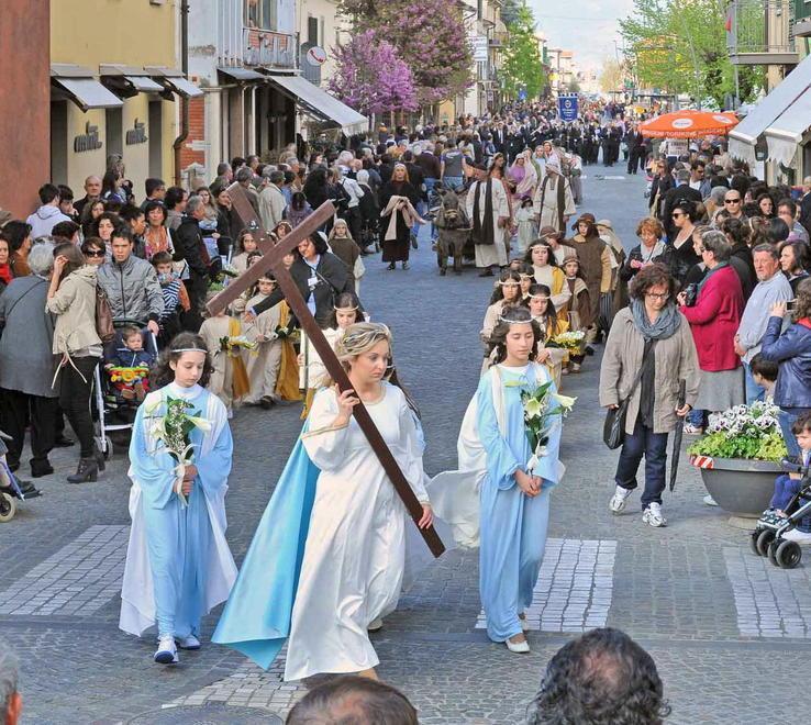 Festa Bella, è tutto pronto: in 400 sfileranno per le vie 