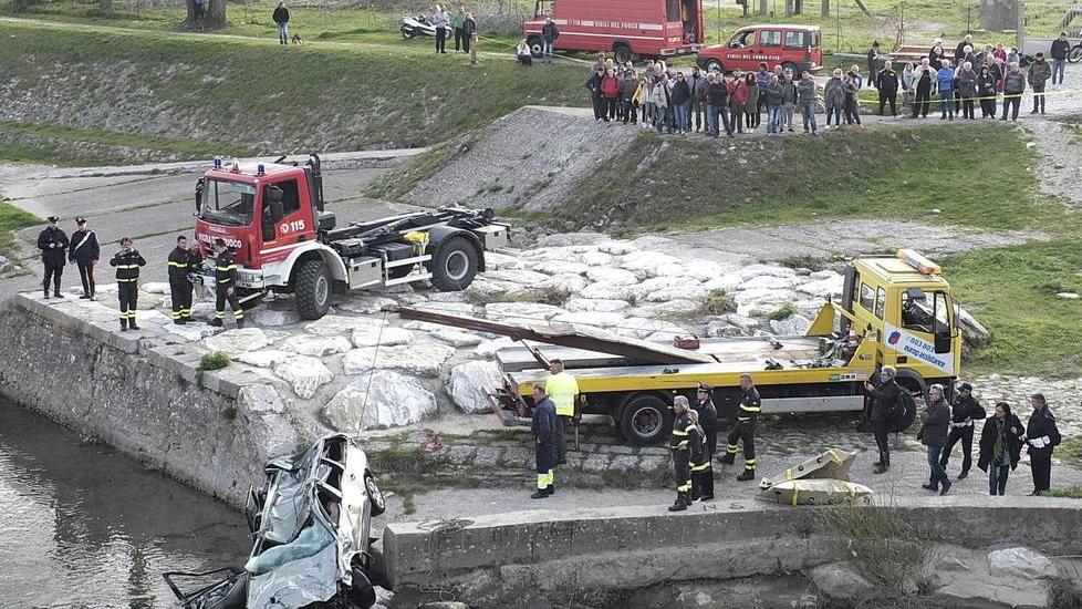 Un anno fa tre giovani morirono nel Serchio