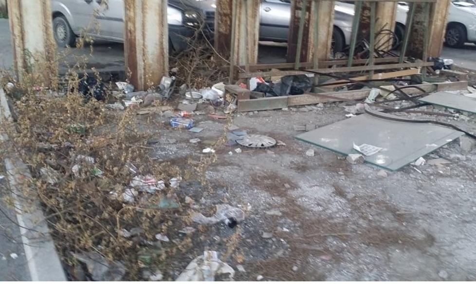 Una discarica in centro città 