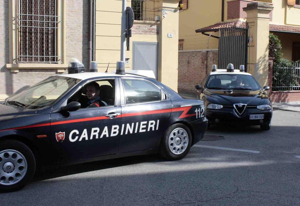 Studenti spacciavano vicino alla scuola 