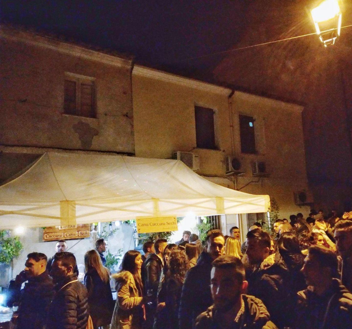 Una serata a Ossi assazzende e buffende in tutta sicurezza 
