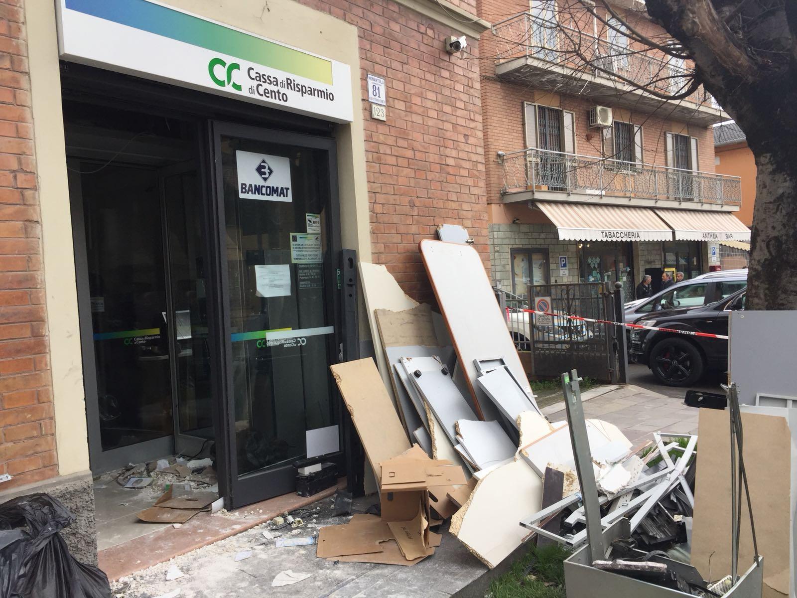 Nonantola, banca assaltata e svaligiata nella notte 