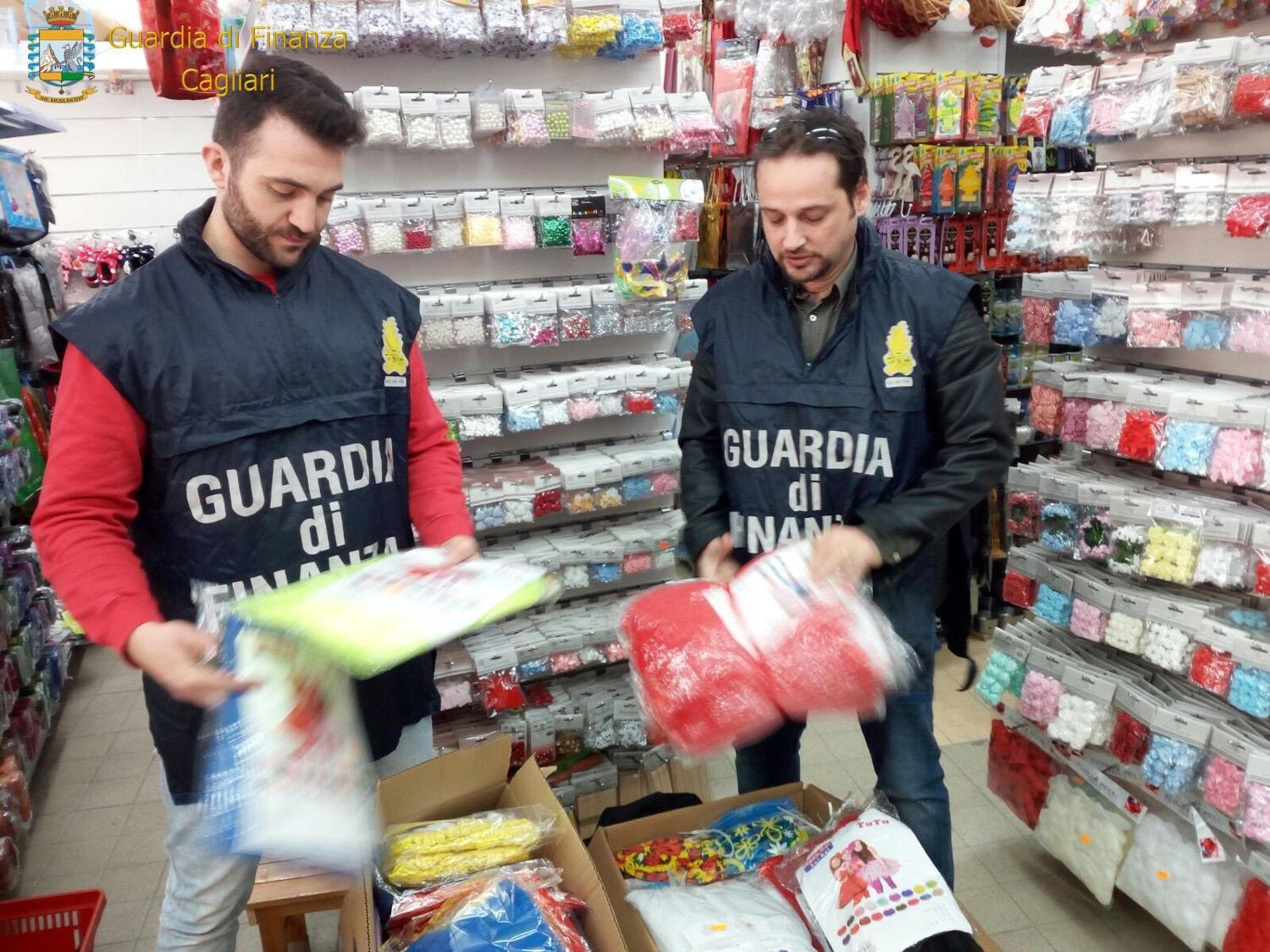 Prodotti irregolari nei negozi cinesi, maxi sequestro della Guardia di Finanza