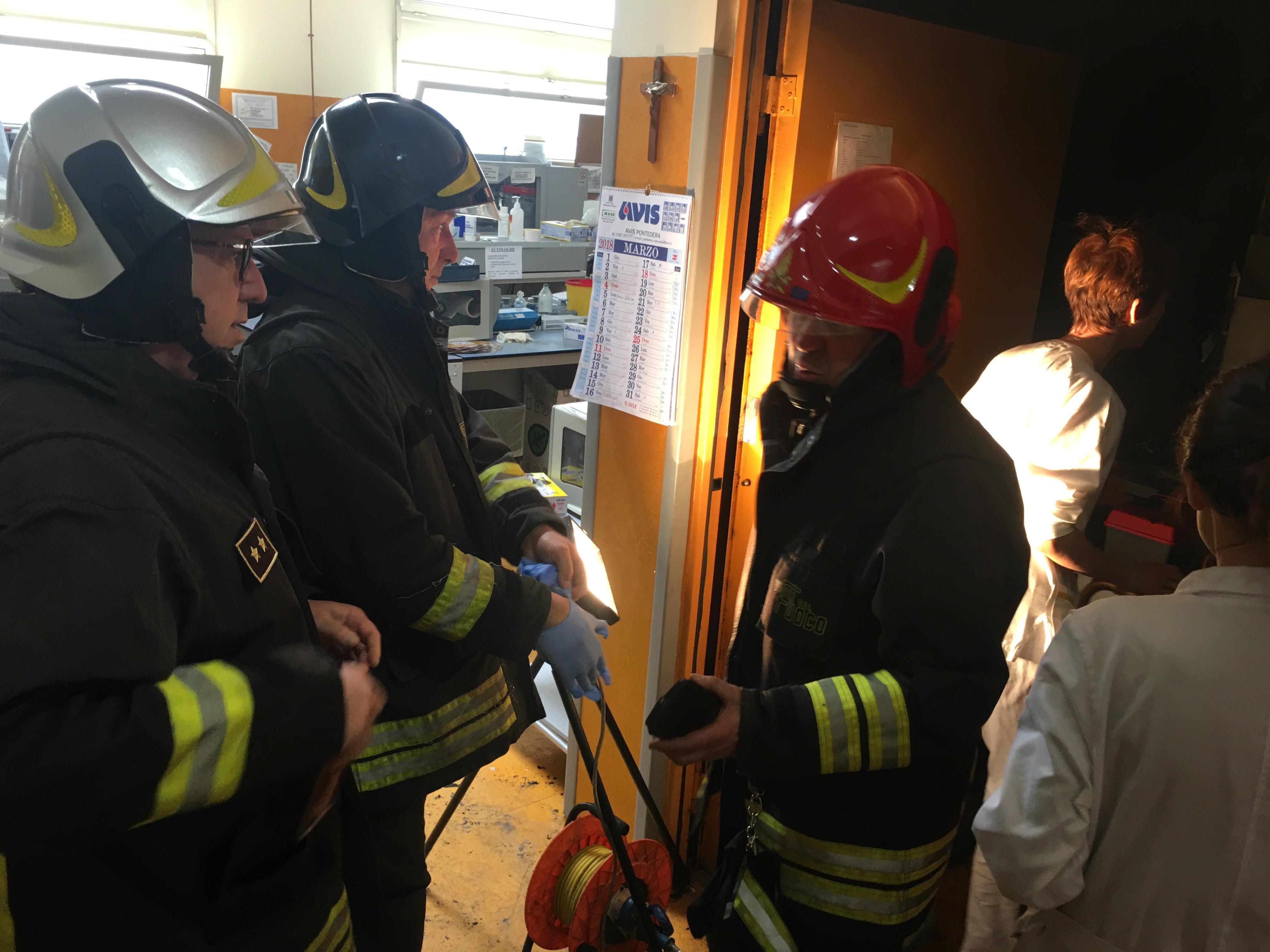 Fiamme all'ospedale Lotti a Pontedera