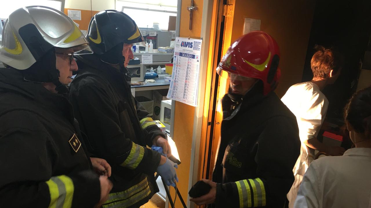 Fiamme all'ospedale Lotti a Pontedera