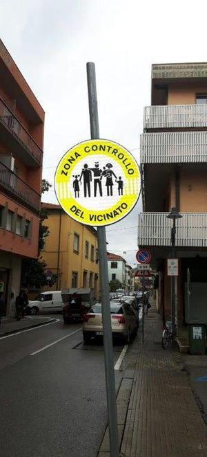 Controllo del vicinato, cartelli piazzati in tre strade della città
