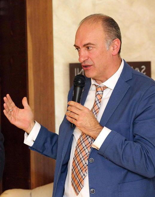 Il postino a giorni alterni fa infuriare il sindaco 