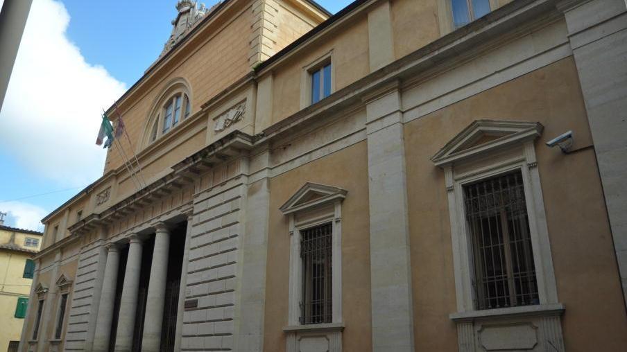 Indagata la badante dell’anziana morta nel rogo del letto