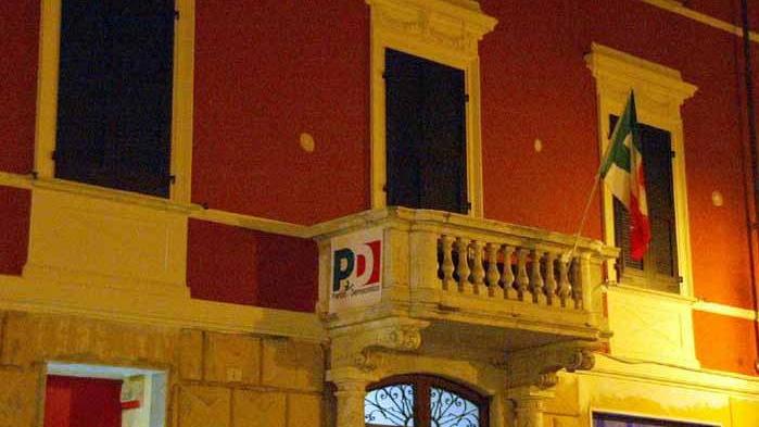 Primarie Pd, fumata grigia in direzione