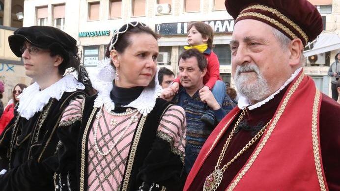 Festa della città con la cerimonia del Capperuccio