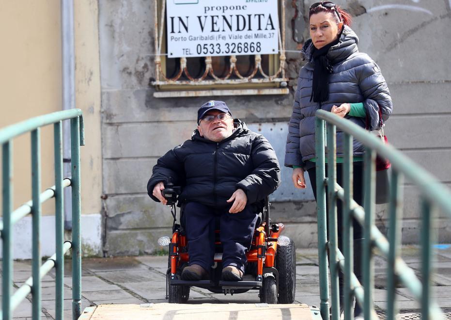 Allargarla o toglierla Il caso passerella divide i comacchiesi 