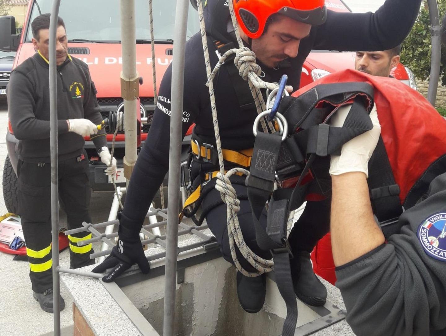 Precipita nel pozzo, annegato un 88enne 
