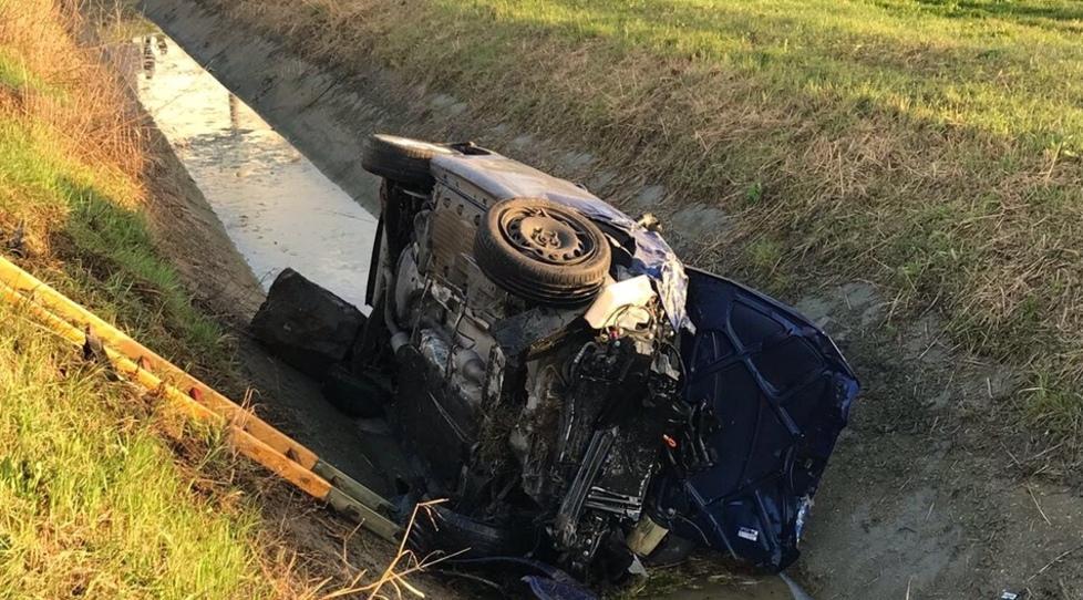 Due feriti nello scontro tra auto 