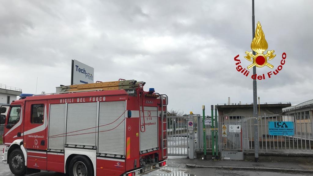 L'intervento dei vigili del fuoco in via Fonda di Mezzana