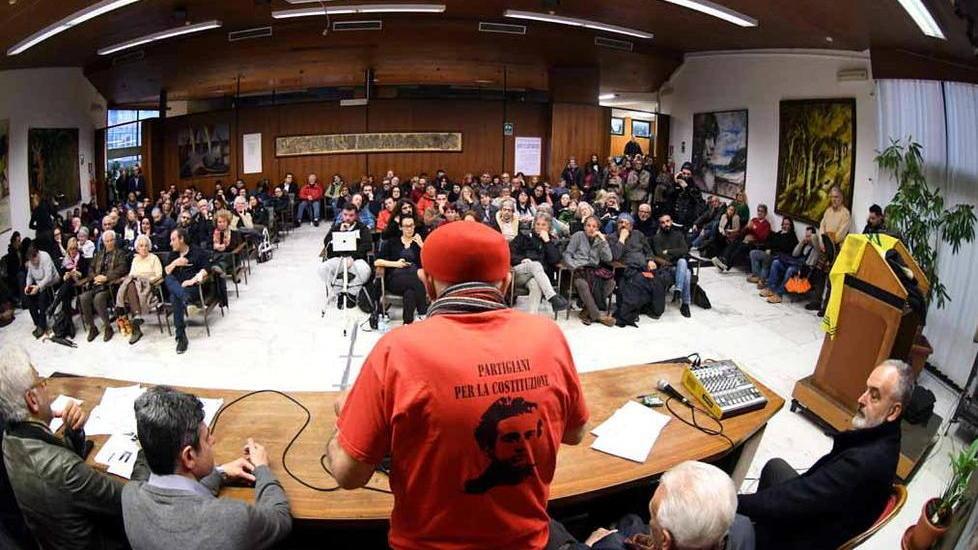 Sfregio nazista alla sede Anpi, sabato un corteo