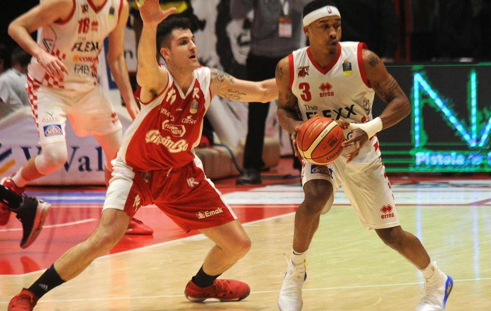 Laquintana super sia in attacco che in difesa 