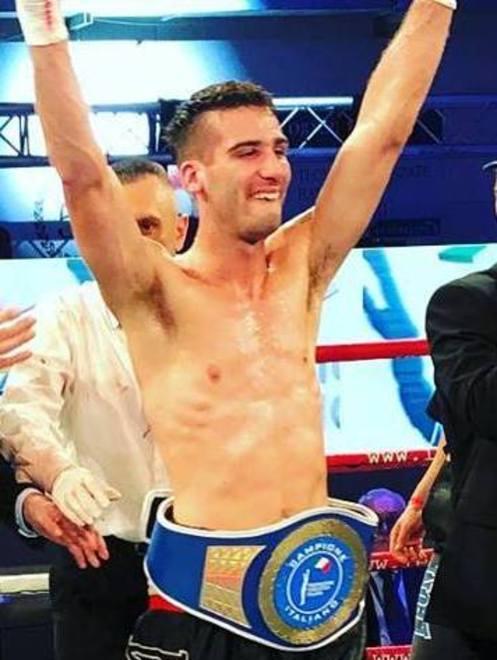 Nicola Cristofori conquista la cintura italiana
