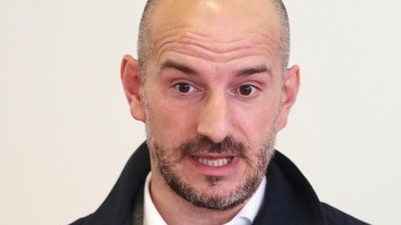 Pd, Calvano resta in sella e apre ai sindaci civici