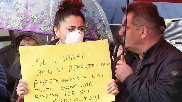 «Siamo stanchi dell’odore di marcio»