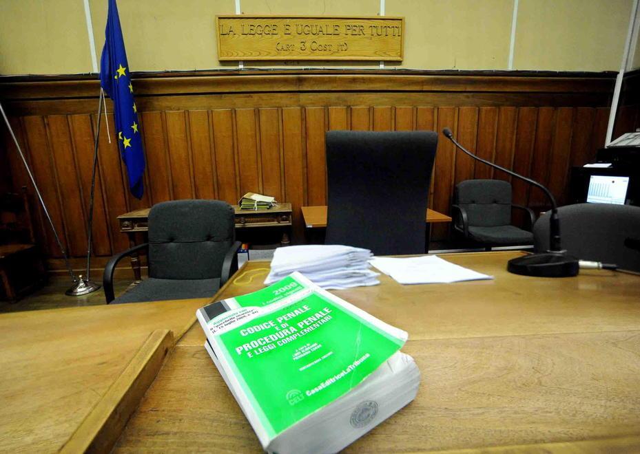 Un’aula del tribunale di Pistoia (foto d’archivio)