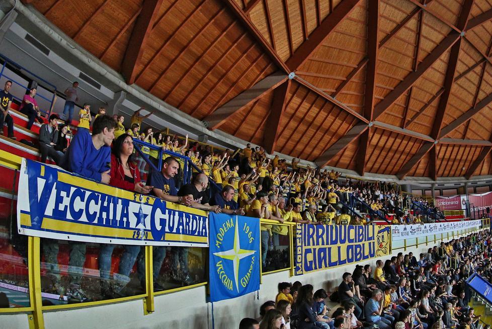 L’invasione dei tifosi gialloblù