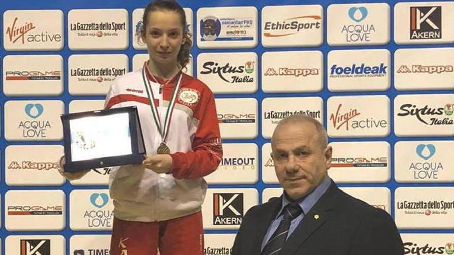 Meritata medaglia di bronzo per Matilde Gronchi nel kumite