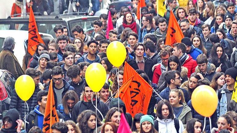 Cinquemila in corteo contro le mafie