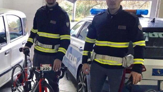 Falsi corridori rubano le bici: presi