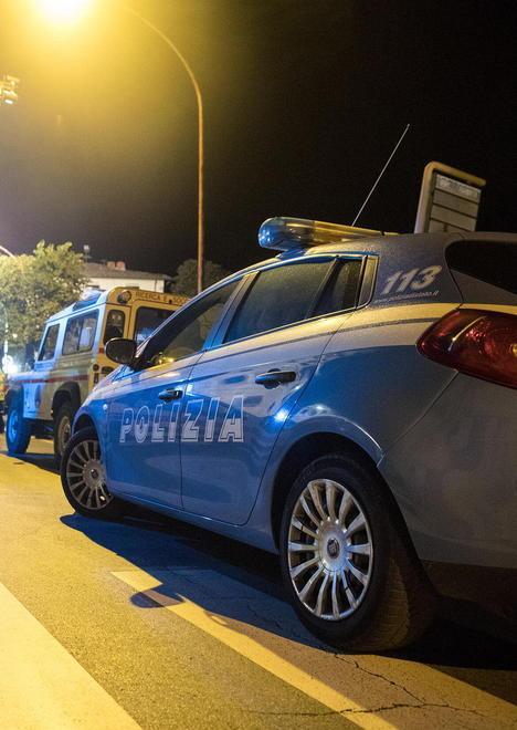 Nascondono droga negli abiti: arrestati