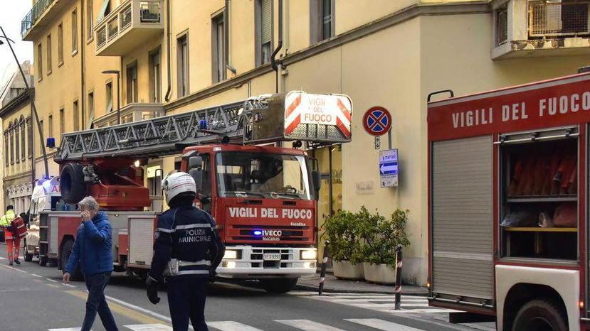 «Aiuto, casa a fuoco» Ma è un falso allarme