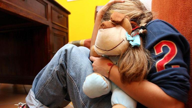 Molestie a una bambina, va in carcere a 77 anni
