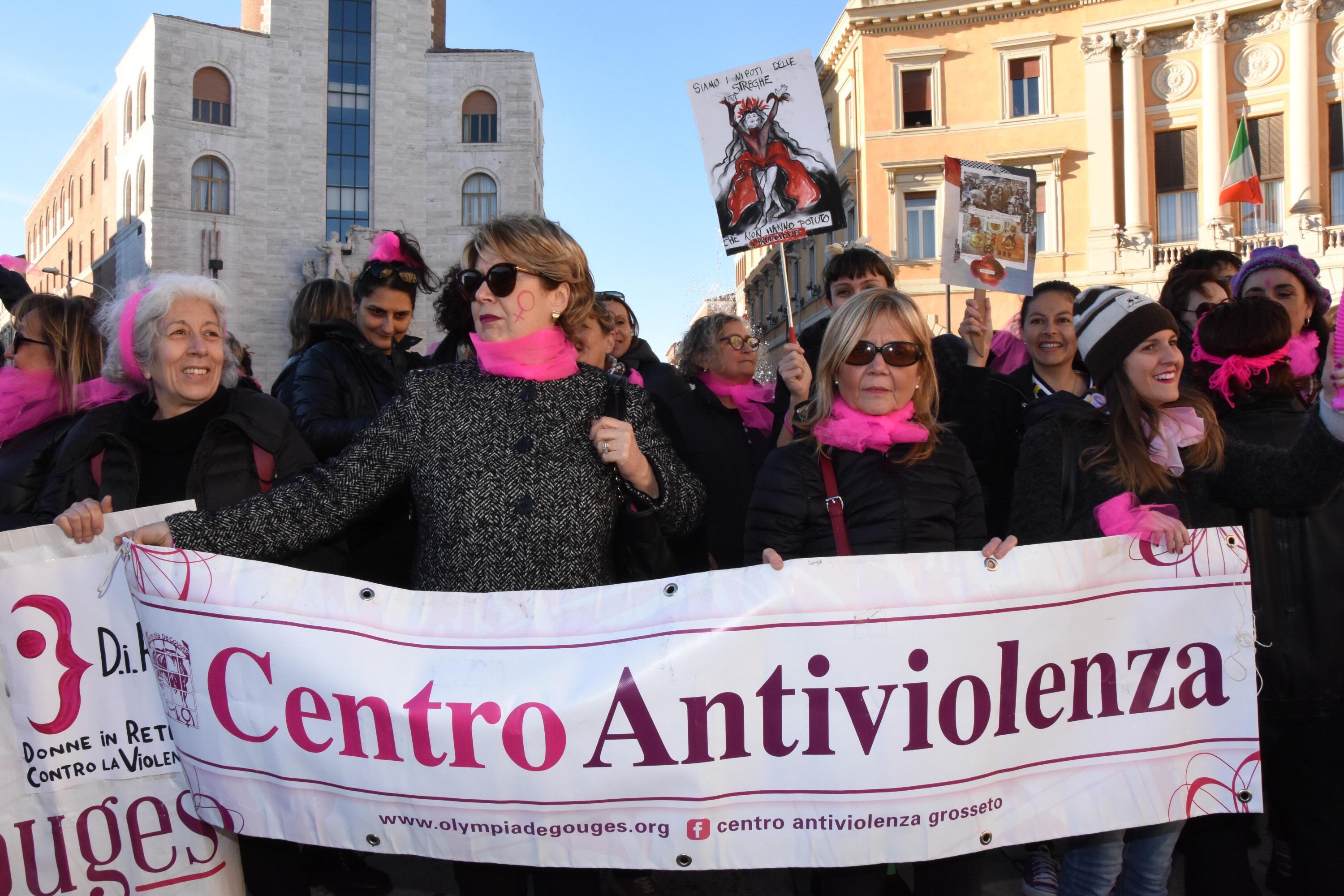 Una manifestazione contro la violenza sulle donne (foto d'archivio)