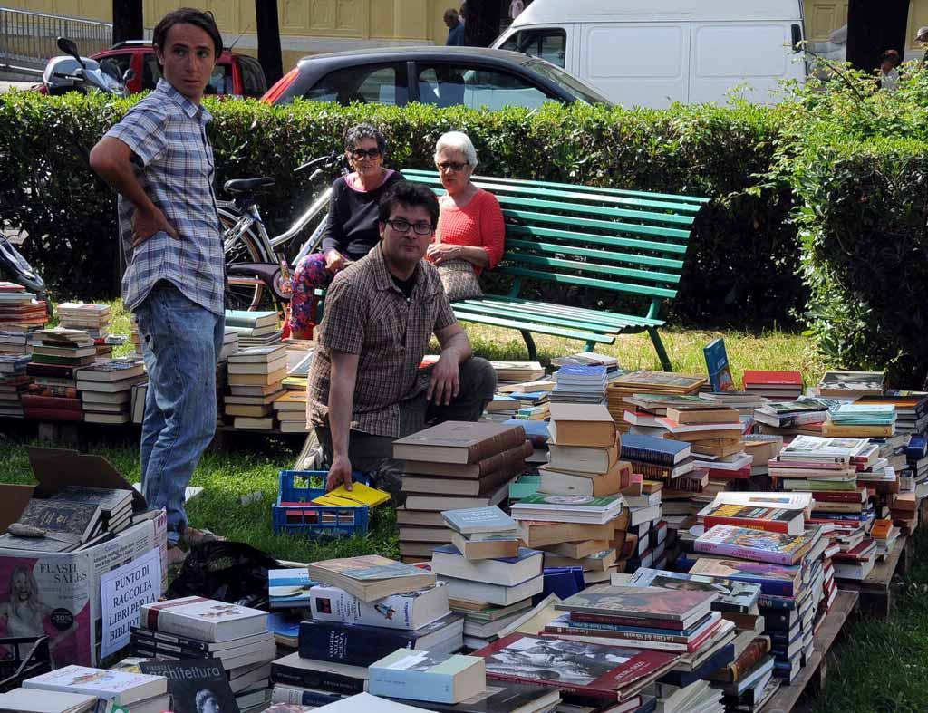I libri per la biblioteca di Avenza