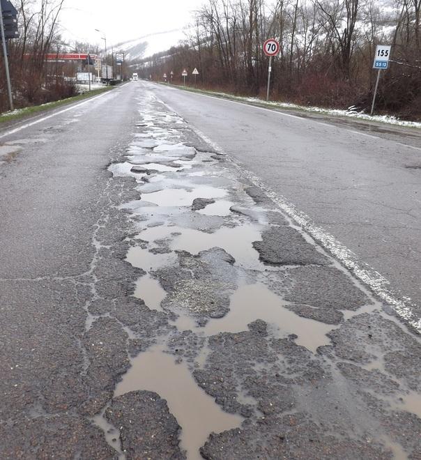 Nuova Estense ko Le buche rattoppate si sono già riaperte