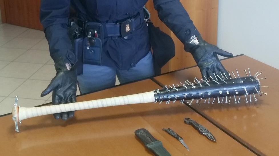 Modena, raid a San Pio X con mazza e coltelli: nei guai 3 adolescenti
