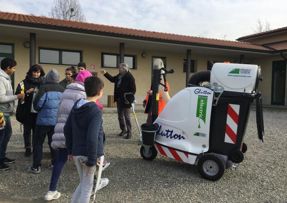 I giovani consiglieri comunali puliscono parco Nuvolari