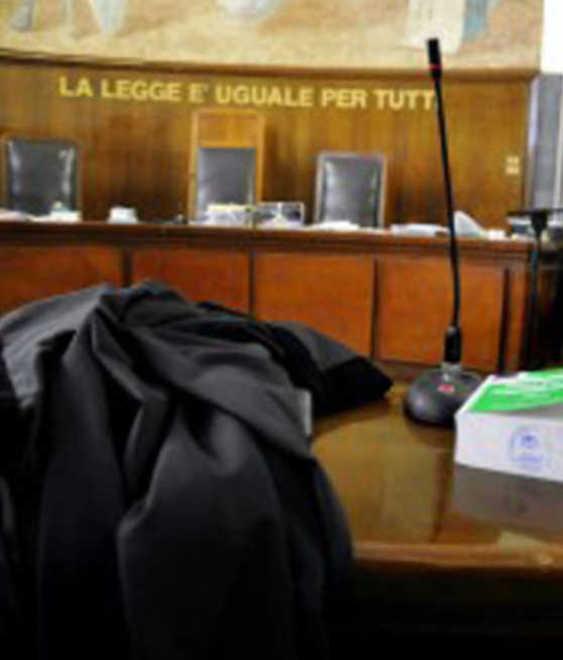 Figlia denuncia il padre per stalking: condannato 
