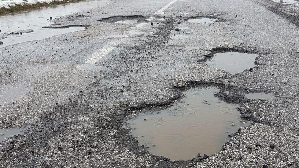 «Buche, abbassiamo i limiti di velocità»