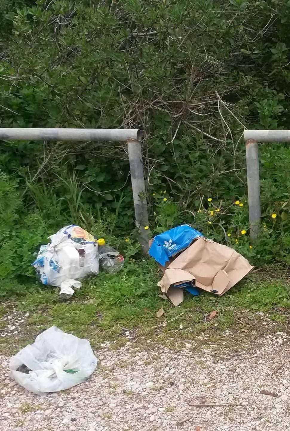 Rifiuti abbandonati tra Balai lontano e Abbacurrente