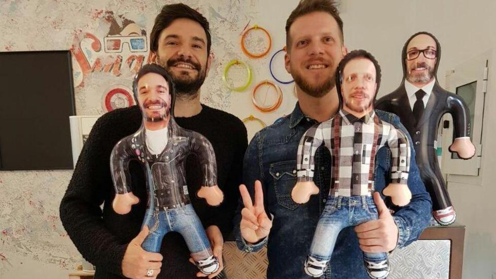 Modena. Il “selfie gonfiabile” Ecco l’ultima mania