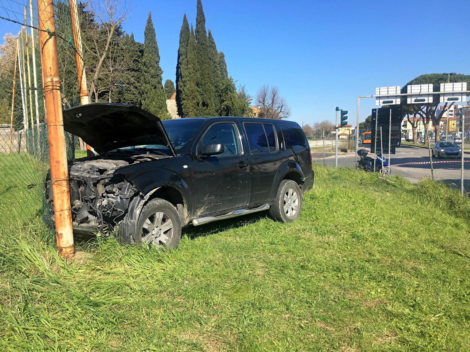 Scontro tra un'ambulanza e un suv, 4 feriti
