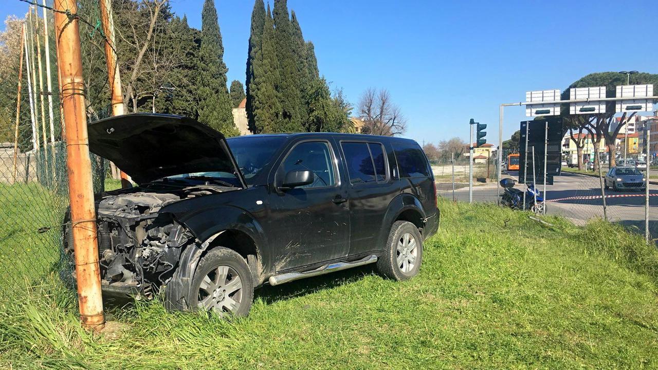 Scontro tra un'ambulanza e un suv, 4 feriti