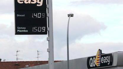 Caccia al distributore che fa risparmiare su benzina e gasolio